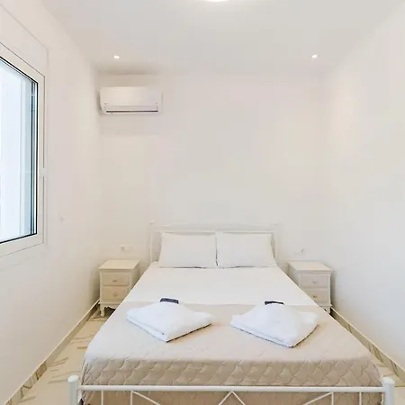 Forty-two Bright 2-bedroom Retreat In Апартаменты