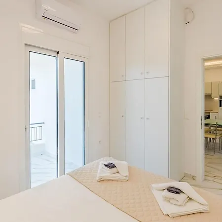 Forty-two Bright 2-bedroom Retreat In * Molaoi